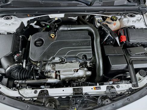 Used 2020 Chevrolet Malibu LT image 30