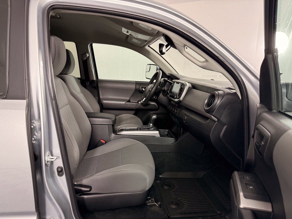 Certified 2023 Toyota Tacoma SR5 AWD/4WD image 17