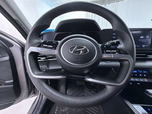 Used 2023 Hyundai Elantra SEL image 24