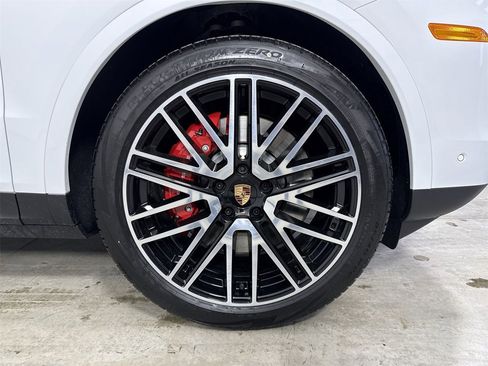 New 2026 Porsche Cayenne S image 15