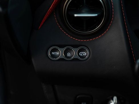 Used 2021 McLaren 720S Spider image 35