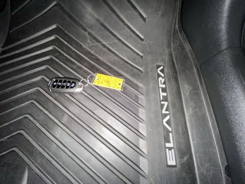 Used 2023 Hyundai Elantra Limited w/ Winter Weather Package FWD image 29