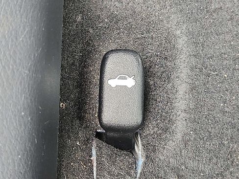 Used 2021 Nissan Versa SV image 24