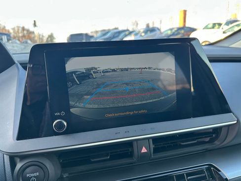 Used 2025 Toyota Prius LE image 18