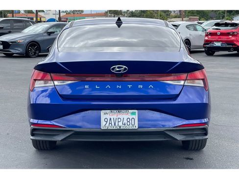Used 2022 Hyundai Elantra SEL w/ Cargo Package FWD image 4