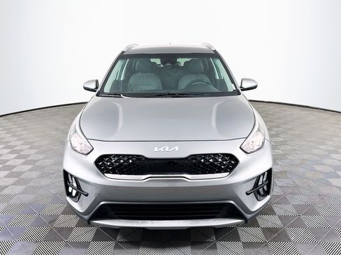Used 2022 Kia Niro LXS image 2
