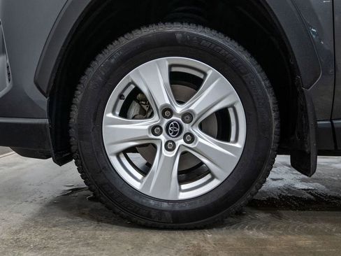 Used 2020 Toyota RAV4 XLE image 8