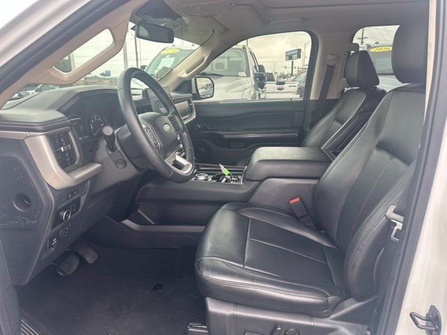 Used 2024 Ford Expedition XLT RWD image 6