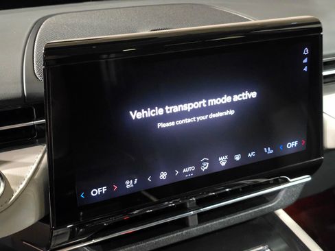 New 2025 Lincoln Nautilus Premier w/ Equipment Group 102A image 24