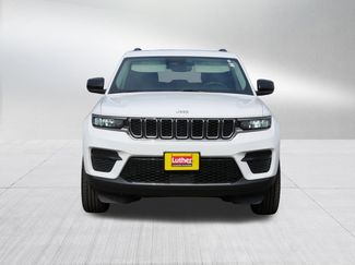 Used 2023 Jeep Grand Cherokee Laredo video 2