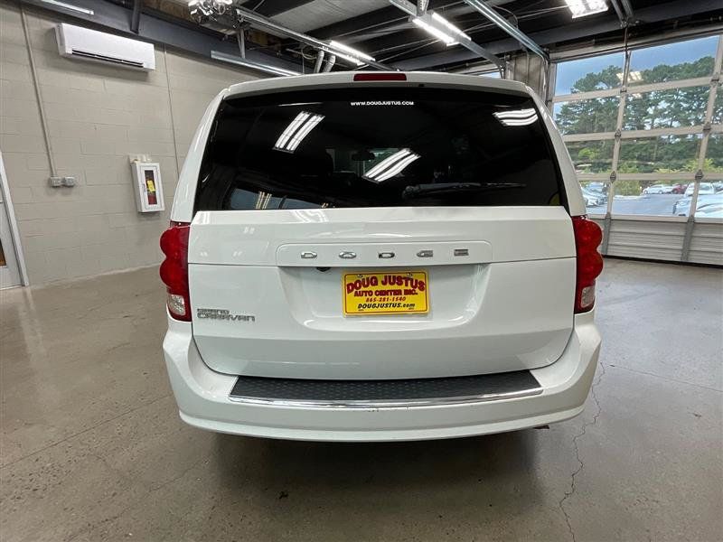 Used 2020 Dodge Grand Caravan SE FWD image 4