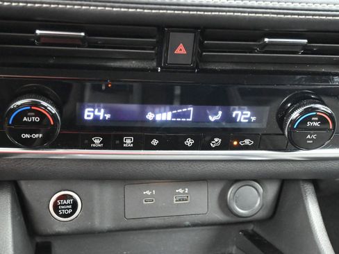 Used 2021 Nissan Rogue SV image 17