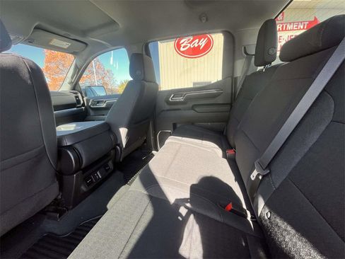 Used 2023 Chevrolet Silverado 1500 LT image 13