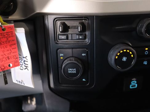 Used 2025 Ford F350 XLT w/ FX4 Off-Road Package image 7