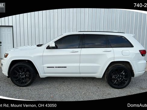 Used 2021 Jeep Grand Cherokee Laredo X AWD/4WD image 1