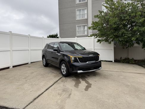 New 2025 Kia Sorento LX image 3