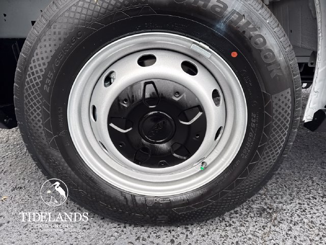 New 2027 Ford Transit 250 148 Medium Roof RWD image 26