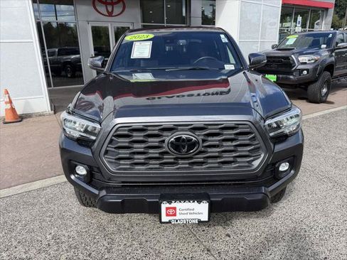 Certified 2023 Toyota Tacoma TRD Off-Road AWD/4WD image 9