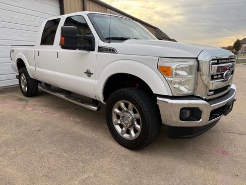 Used 2015 Ford F350 Lariat w/ Lariat Interior Package image 12