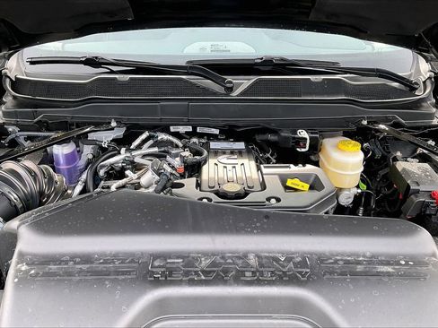 New 2026 RAM 3500 Laramie AWD/4WD image 37
