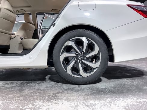 Used 2016 Honda Accord EX-L image 15