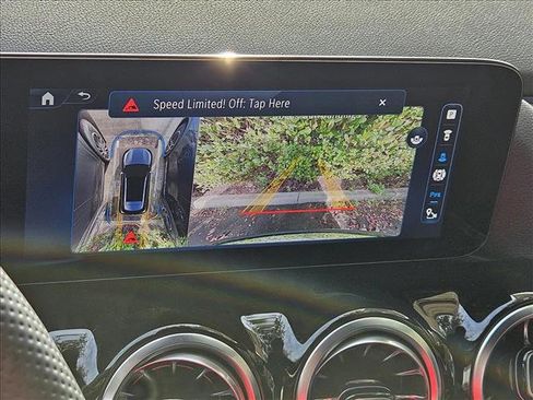 Used 2025 Mercedes-Benz GLA 250 image 12