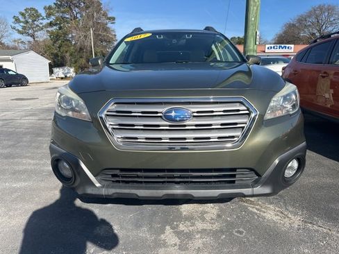 Used 2017 Subaru Outback 2.5i Premium image 2