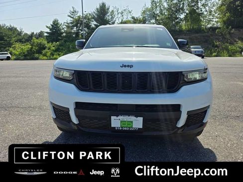 Used 2024 Jeep Grand Cherokee L Altitude AWD/4WD image 2