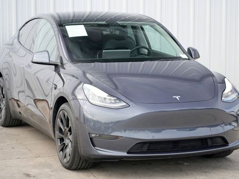 Used 2021 Tesla Model Y Long Range image 55