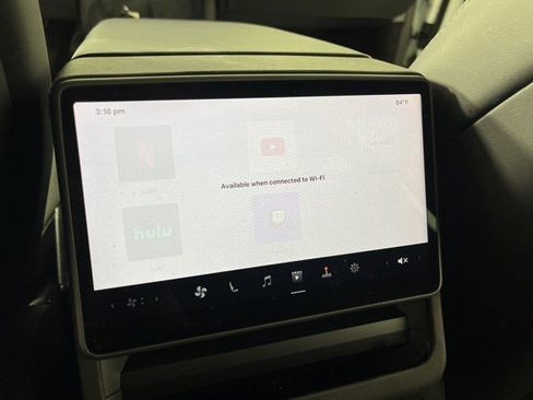 Used 2024 Tesla Model 3 Standard Range RWD image 39