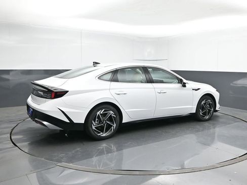 New 2026 Hyundai Sonata SEL FWD image 5
