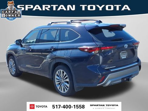 Used 2024 Toyota Highlander Platinum AWD/4WD image 9