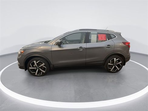 Certified 2022 Nissan Rogue Sport SL w/ Premium Package image 5