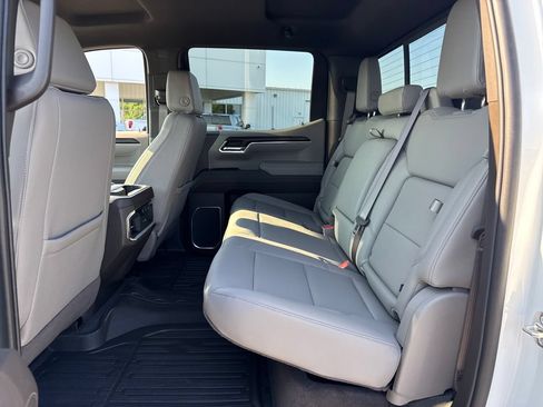 Used 2026 GMC Sierra 1500 SLT w/ SLT Premium Plus Package AWD/4WD image 14