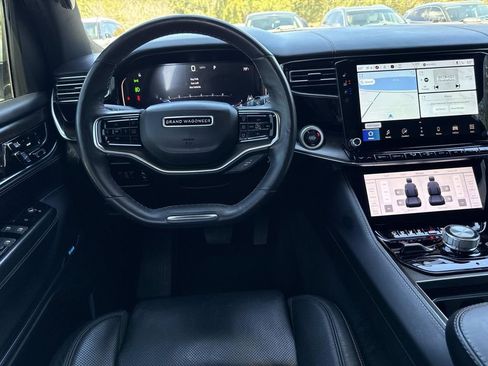 Used 2022 Jeep Grand Wagoneer Series I image 17