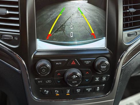 Used 2018 Jeep Grand Cherokee Overland image 21