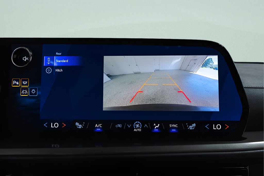 Used 2026 Chevrolet Traverse LT FWD image 15