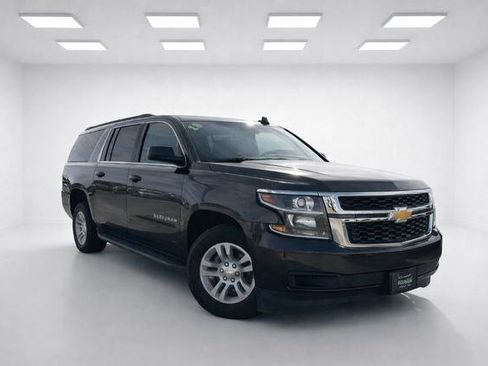 Used 2018 Chevrolet Suburban LS image 1