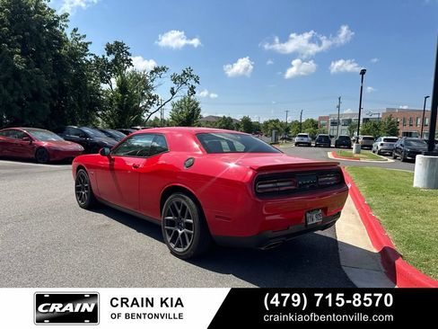 Used 2017 Dodge Challenger R/T w/ Driver Convenience Group RWD image 3