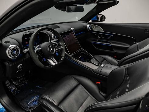 Used 2024 Mercedes-Benz SL 43 AMG image 2