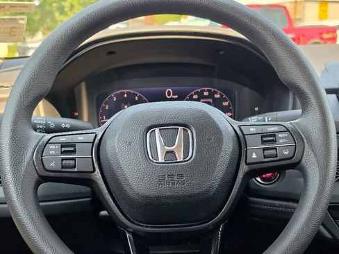 Used 2025 Honda Accord LX image 28