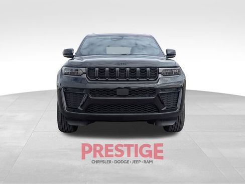 New 2026 Jeep Grand Cherokee Altitude image 2