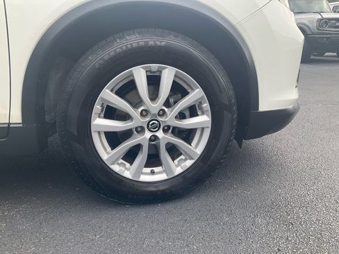 Used 2019 Nissan Rogue SV FWD image 10