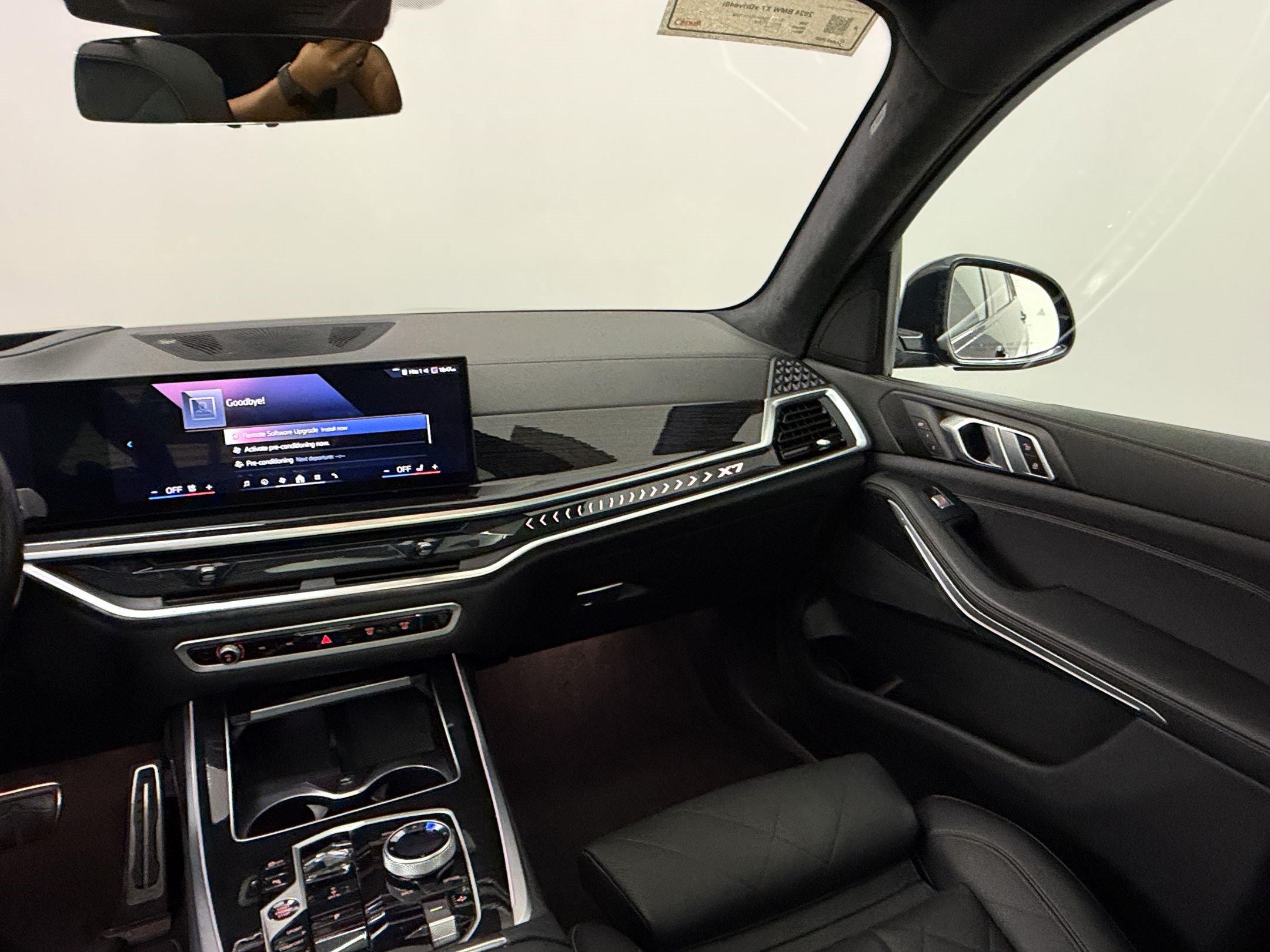 Certified 2024 BMW X7 xDrive40i w/ M Sport Package AWD/4WD image 29