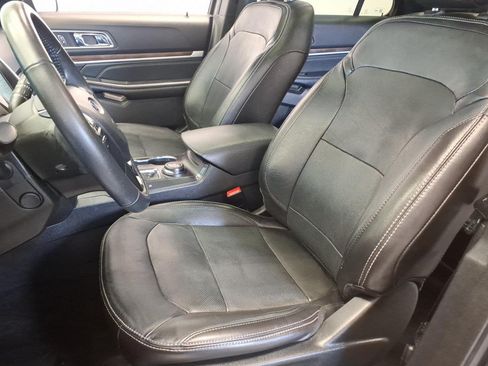 Used 2018 Ford Explorer Limited AWD/4WD image 19
