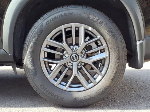 Used 2025 Nissan Rogue S image 10