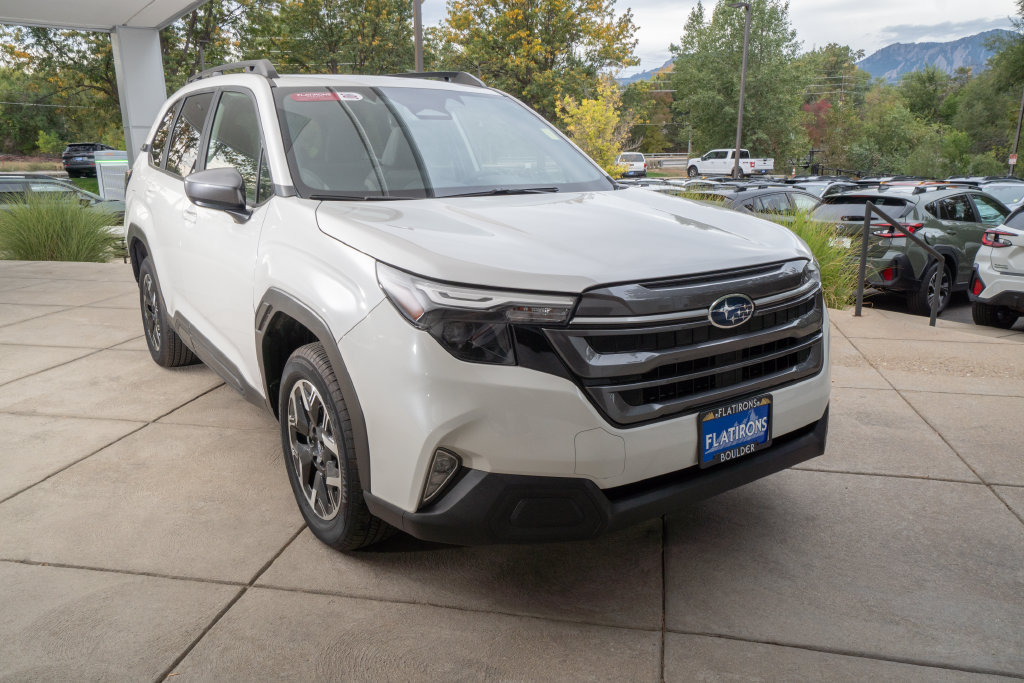 Certified 2025 Subaru Forester Premium AWD/4WD image 2