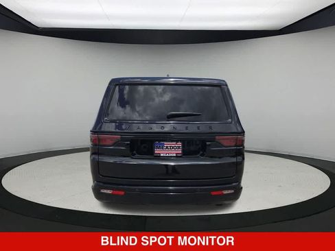 Used 2023 Jeep Wagoneer Series II RWD image 5