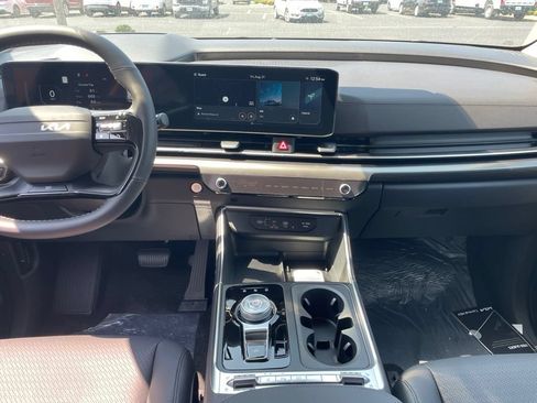 New 2027 Kia Carnival SX Prestige FWD image 12