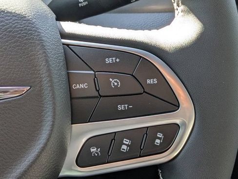 New 2026 Chrysler Pacifica Select FWD image 26
